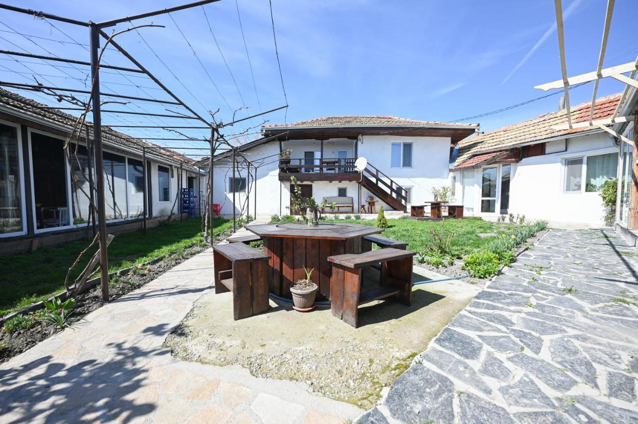 Guest House Bulgarka Dibich Buitenkant foto